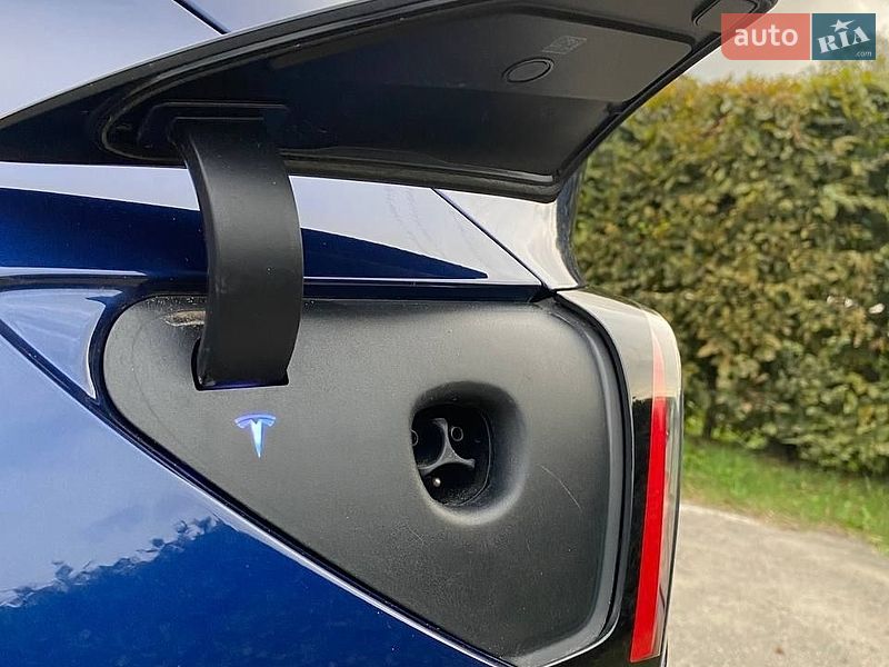 Внедорожник / Кроссовер Tesla Model Y 2022 в Ивано-Франковске