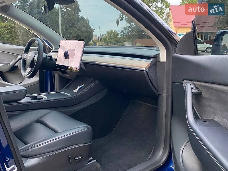 Внедорожник / Кроссовер Tesla Model Y 2022 в Ивано-Франковске