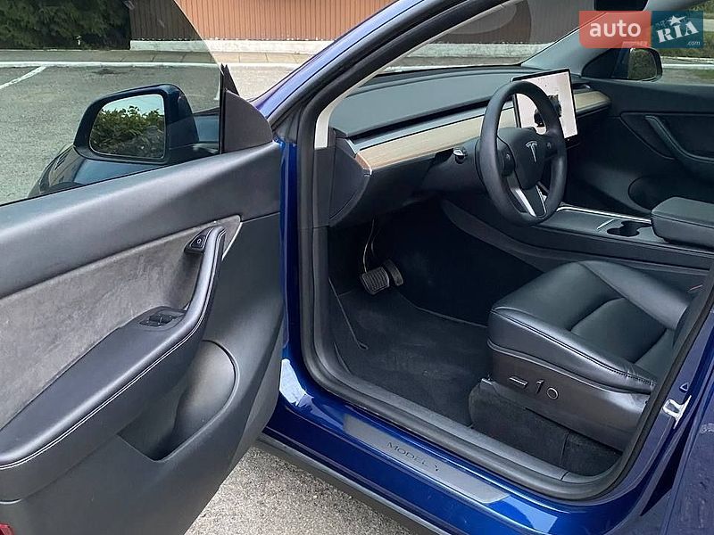 Внедорожник / Кроссовер Tesla Model Y 2022 в Ивано-Франковске