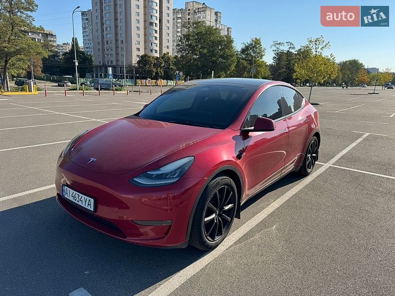 Tesla Model Y 2023