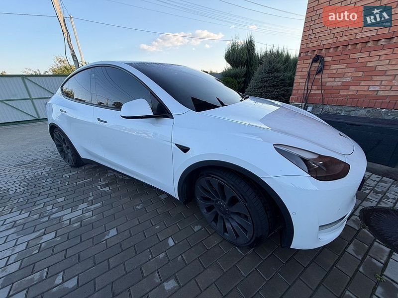 Tesla Model Y 2021