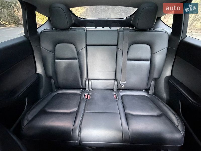 Внедорожник / Кроссовер Tesla Model Y 2022 в Киеве