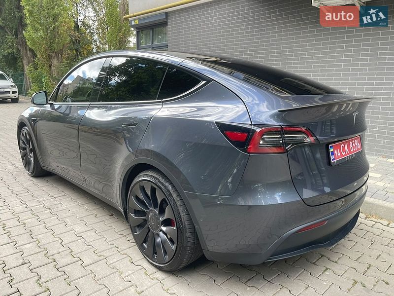 Позашляховик / Кросовер Tesla Model Y 2022 в Ужгороді
