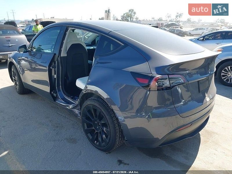 Внедорожник / Кроссовер Tesla Model Y 2023 в Черновцах