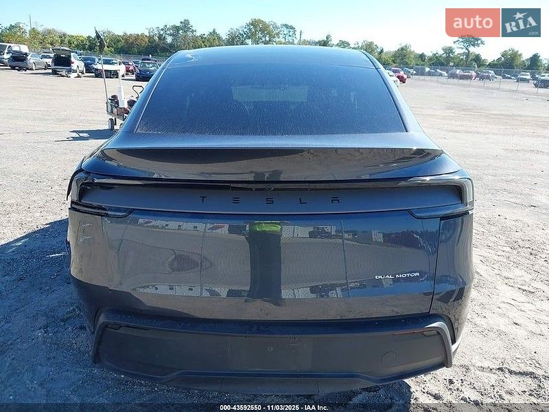 Внедорожник / Кроссовер Tesla Model Y 2026 в Черновцах
