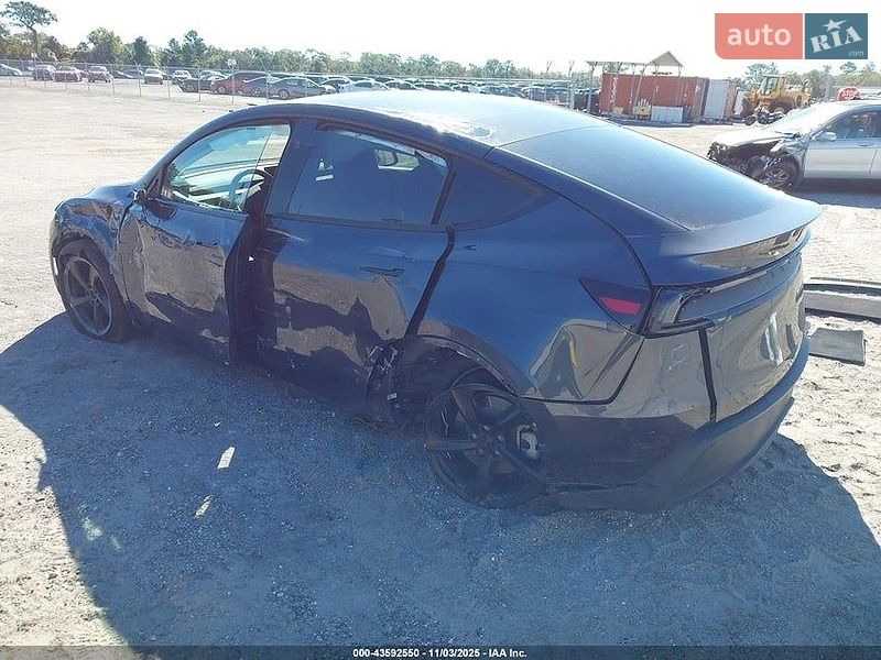 Внедорожник / Кроссовер Tesla Model Y 2026 в Черновцах