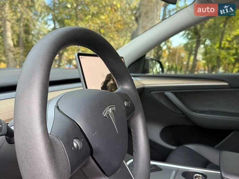 Внедорожник / Кроссовер Tesla Model Y 2023 в Переяславе