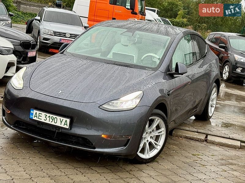 Tesla Model Y 2020