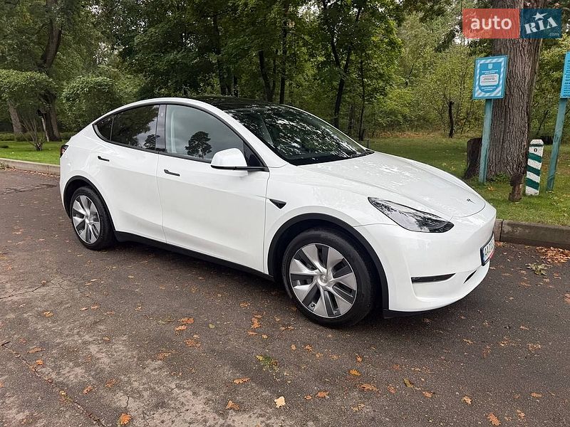 Внедорожник / Кроссовер Tesla Model Y 2023 в Киеве