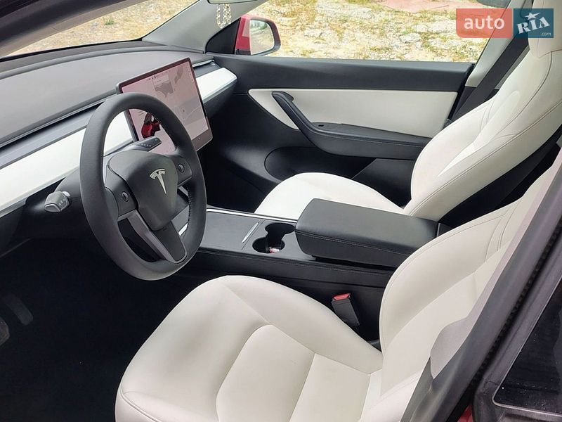 Внедорожник / Кроссовер Tesla Model Y 2021 в Киеве