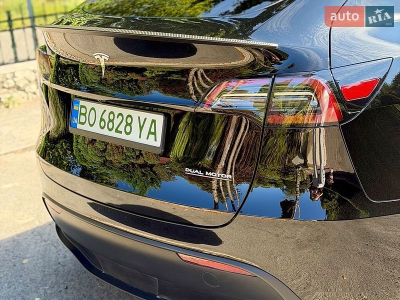 Внедорожник / Кроссовер Tesla Model Y 2023 в Тернополе