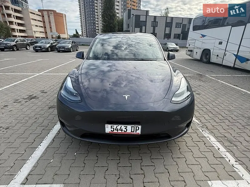Tesla Model Y 2023