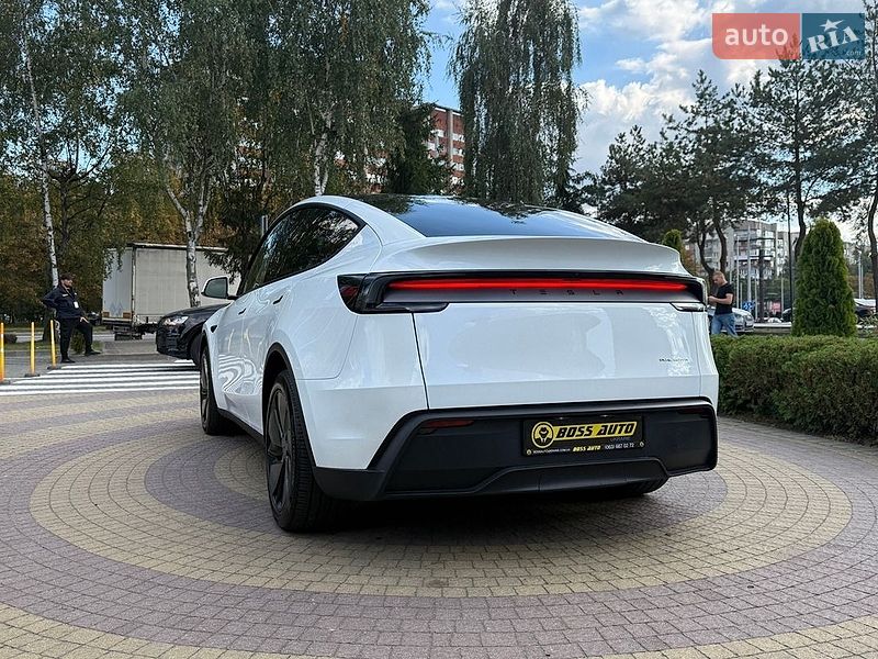 Позашляховик / Кросовер Tesla Model Y 2025 в Львові