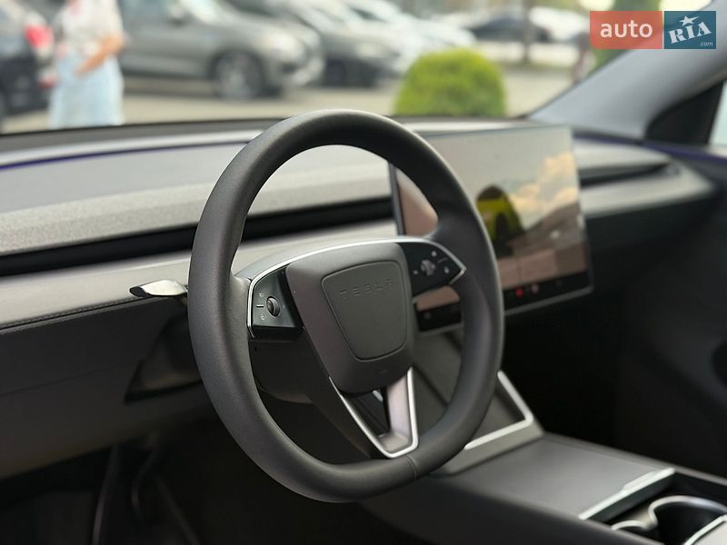 Позашляховик / Кросовер Tesla Model Y 2025 в Львові