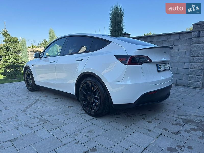 Позашляховик / Кросовер Tesla Model Y 2022 в Рівному фото 3 Позашляховик / Кросовер Tesla Model Y 2022 в Рівному