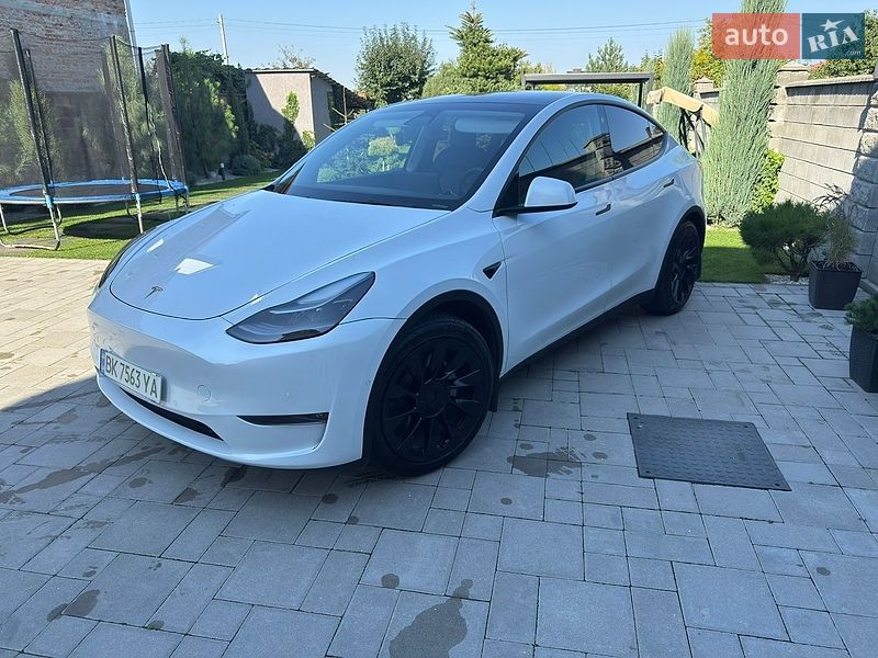 Позашляховик / Кросовер Tesla Model Y 2022 в Рівному фото 13 Позашляховик / Кросовер Tesla Model Y 2022 в Рівному