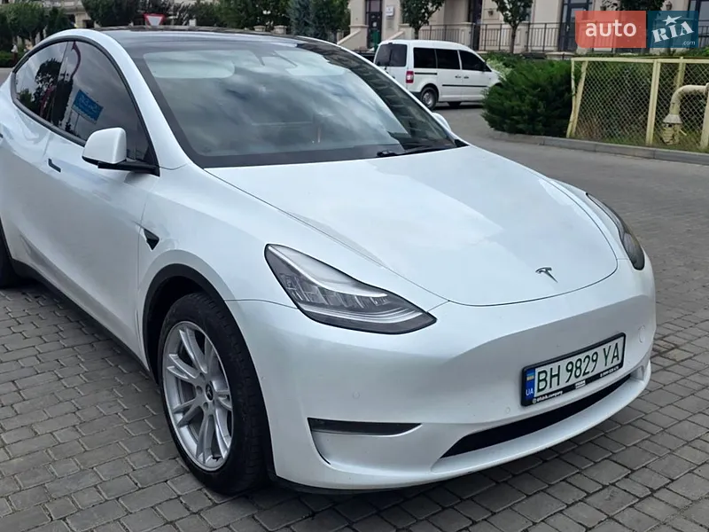 Tesla Model Y 2020