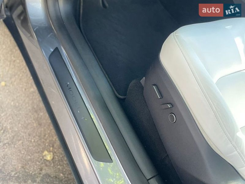 Позашляховик / Кросовер Tesla Model Y 2024 в Житомирі фото 35 Позашляховик / Кросовер Tesla Model Y 2024 в Житомирі