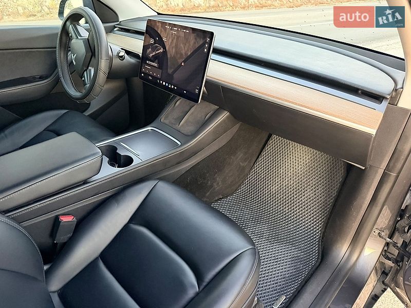 Внедорожник / Кроссовер Tesla Model Y 2021 в Полтаве