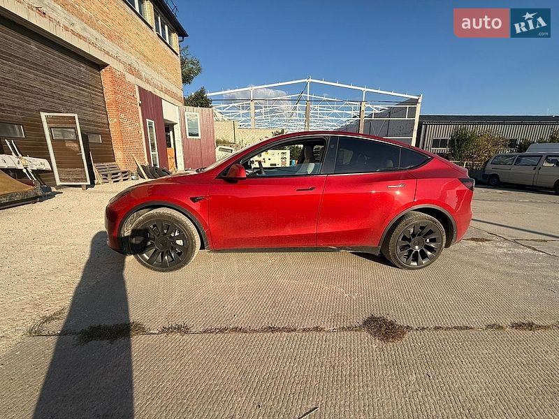 Внедорожник / Кроссовер Tesla Model Y 2023 в Львове Внедорожник / Кроссовер Tesla Model Y 2023 в Львове
