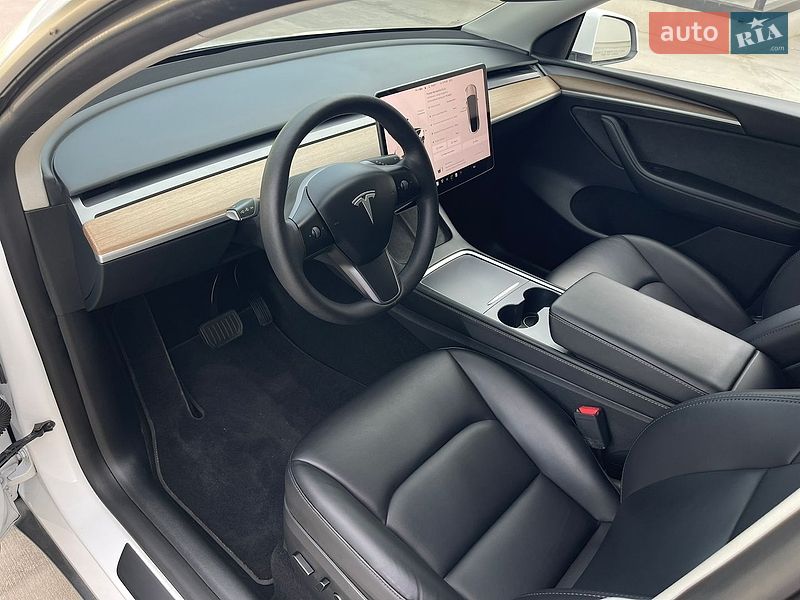 Внедорожник / Кроссовер Tesla Model Y 2023 в Луцке