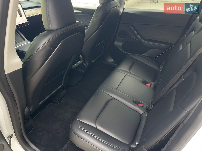 Внедорожник / Кроссовер Tesla Model Y 2023 в Луцке