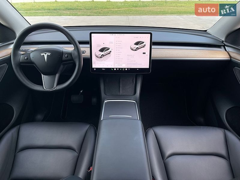 Внедорожник / Кроссовер Tesla Model Y 2023 в Луцке