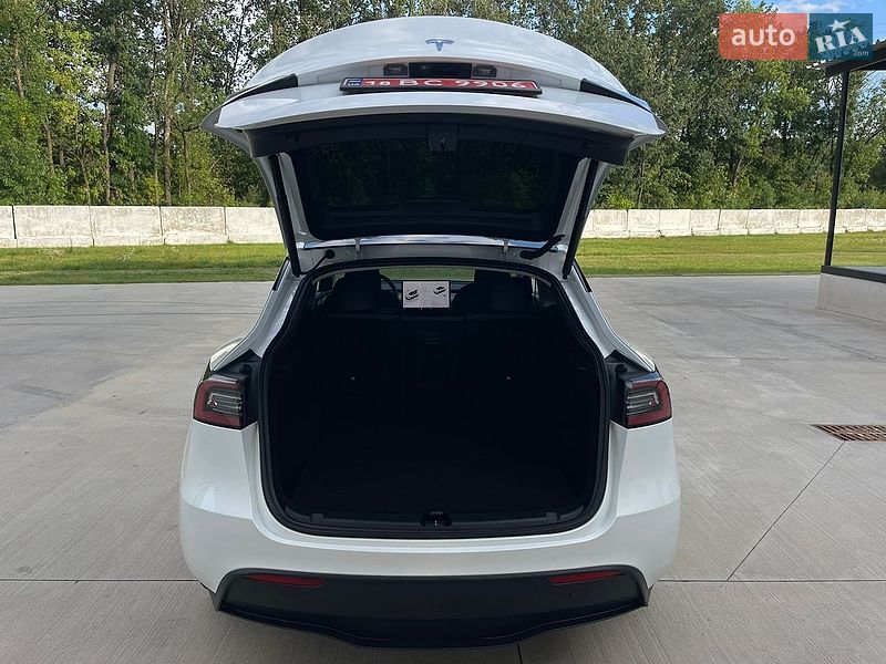 Внедорожник / Кроссовер Tesla Model Y 2023 в Луцке