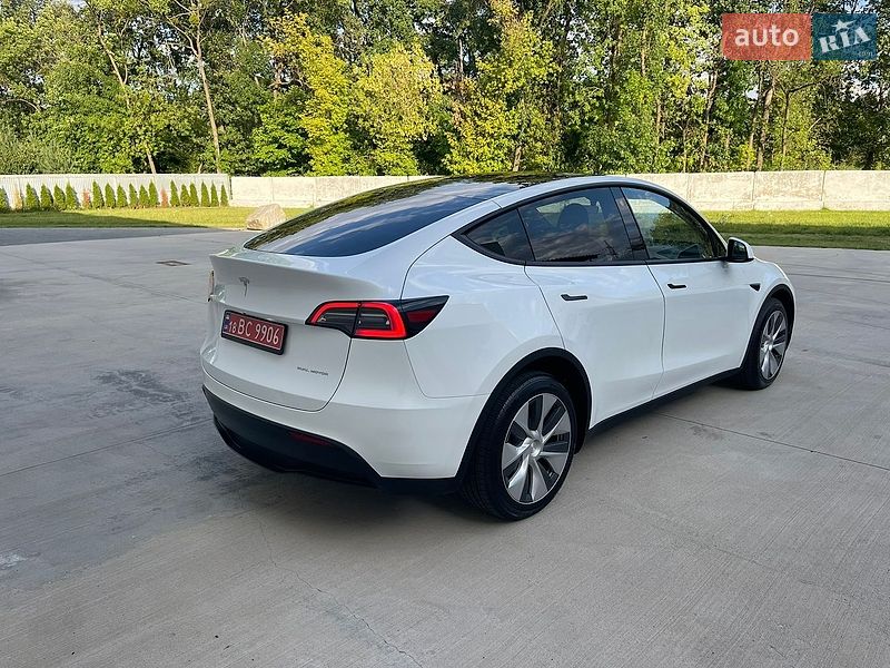 Внедорожник / Кроссовер Tesla Model Y 2023 в Луцке