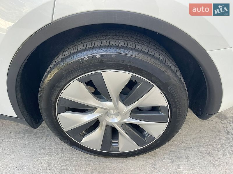 Внедорожник / Кроссовер Tesla Model Y 2023 в Луцке