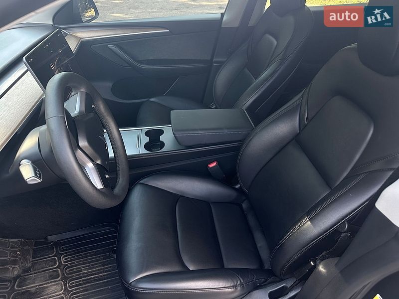 Внедорожник / Кроссовер Tesla Model Y 2024 в Кривом Роге