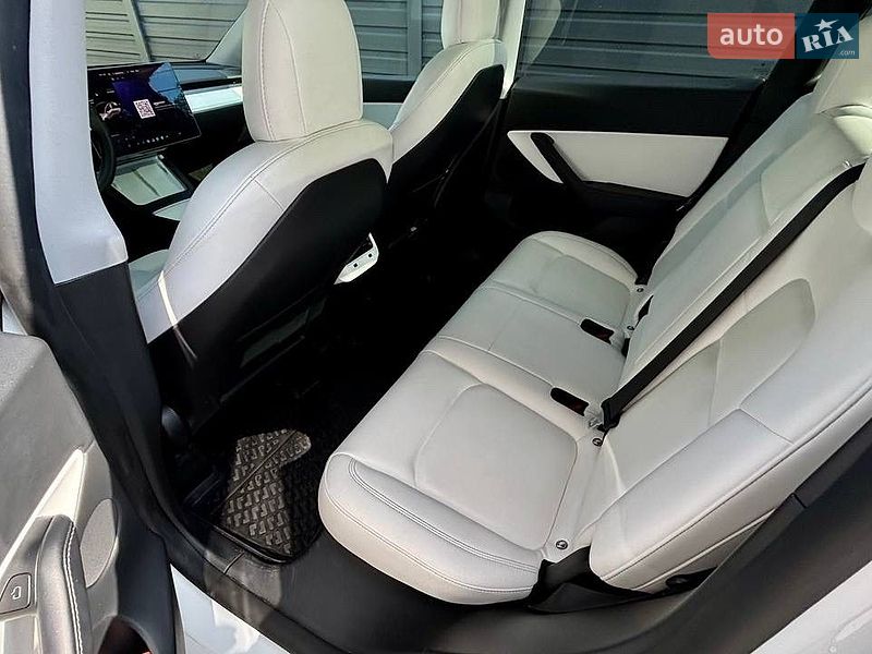 Внедорожник / Кроссовер Tesla Model Y 2021 в Белой Церкви