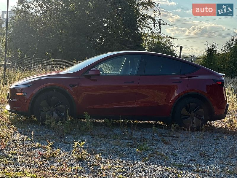 Внедорожник / Кроссовер Tesla Model Y 2025 в Львове