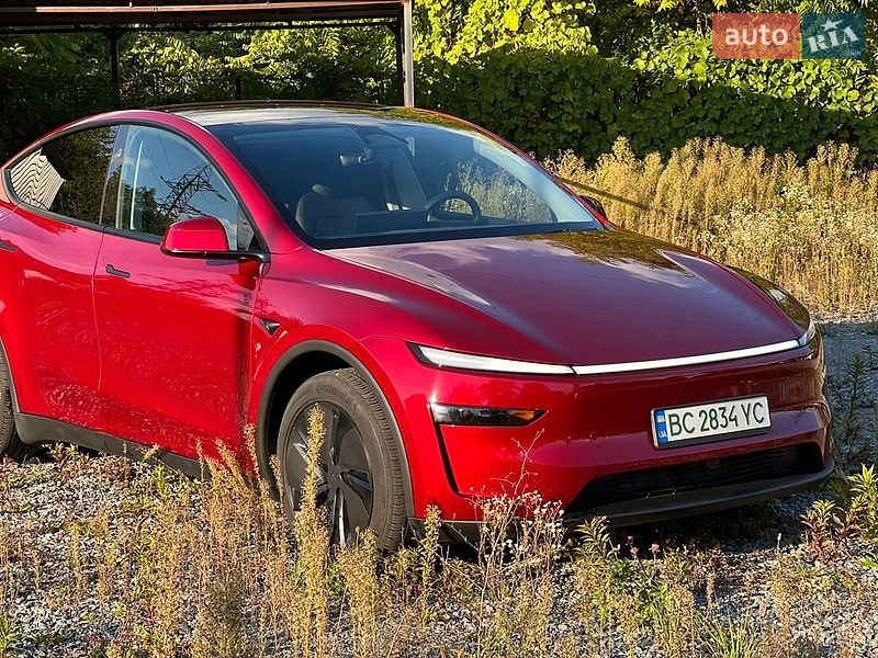 Внедорожник / Кроссовер Tesla Model Y 2025 в Львове