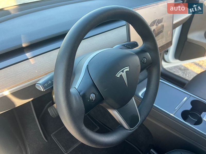 Позашляховик / Кросовер Tesla Model Y 2023 в Києві фото 13 Позашляховик / Кросовер Tesla Model Y 2023 в Києві