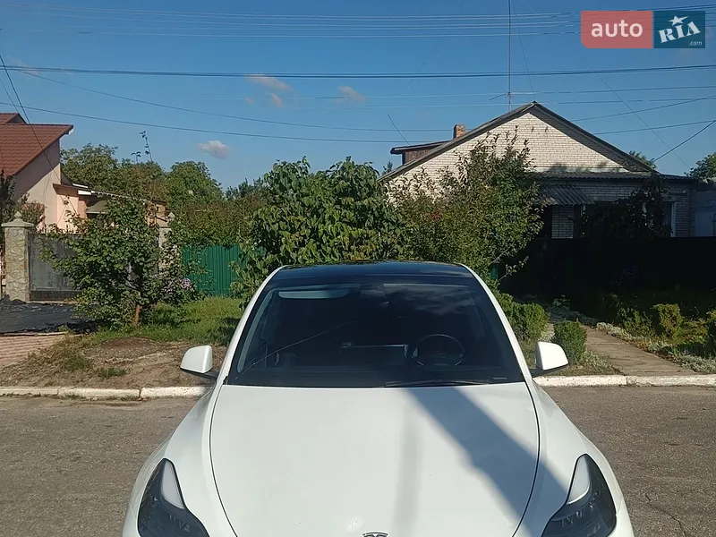 Tesla Model Y 2022