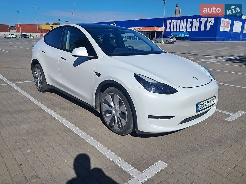 Внедорожник / Кроссовер Tesla Model Y 2023 в Тернополе