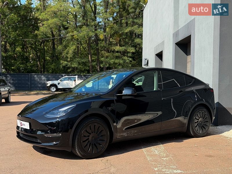Позашляховик / Кросовер Tesla Model Y 2024 в Києві фото 4 Позашляховик / Кросовер Tesla Model Y 2024 в Києві