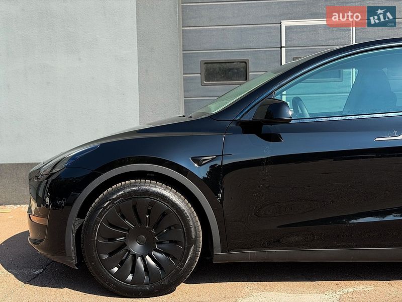 Позашляховик / Кросовер Tesla Model Y 2024 в Києві фото 5 Позашляховик / Кросовер Tesla Model Y 2024 в Києві