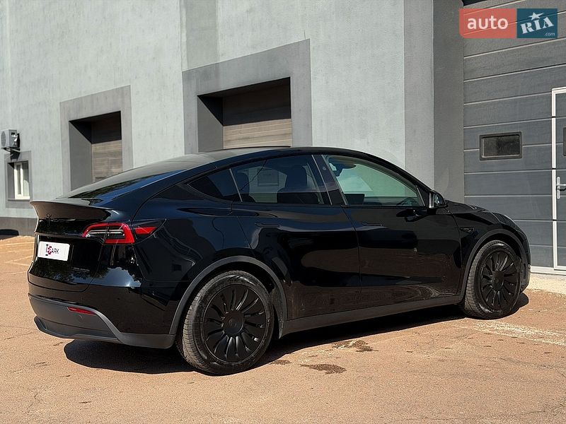 Позашляховик / Кросовер Tesla Model Y 2024 в Києві фото 10 Позашляховик / Кросовер Tesla Model Y 2024 в Києві