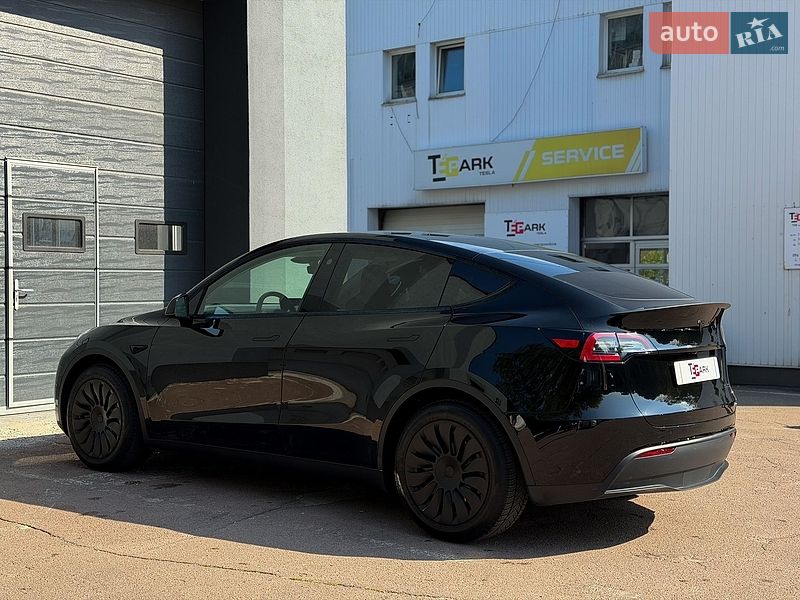 Позашляховик / Кросовер Tesla Model Y 2024 в Києві фото 8 Позашляховик / Кросовер Tesla Model Y 2024 в Києві