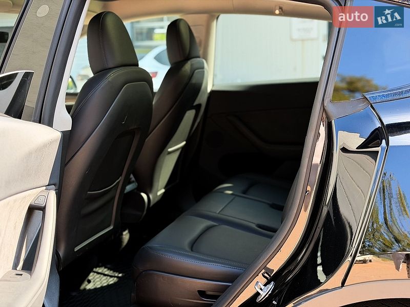 Позашляховик / Кросовер Tesla Model Y 2024 в Києві фото 16 Позашляховик / Кросовер Tesla Model Y 2024 в Києві