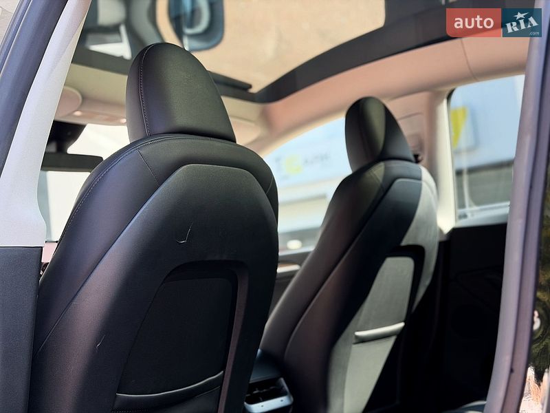 Позашляховик / Кросовер Tesla Model Y 2024 в Києві фото 17 Позашляховик / Кросовер Tesla Model Y 2024 в Києві