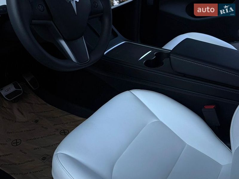 Внедорожник / Кроссовер Tesla Model Y 2024 в Одессе