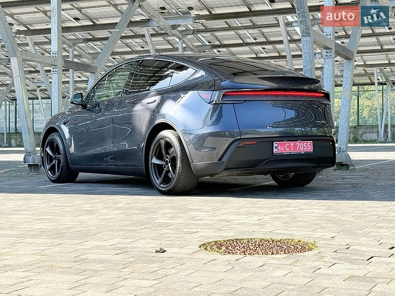 Внедорожник / Кроссовер Tesla Model Y 2025 в Львове