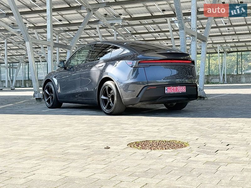 Внедорожник / Кроссовер Tesla Model Y 2025 в Львове