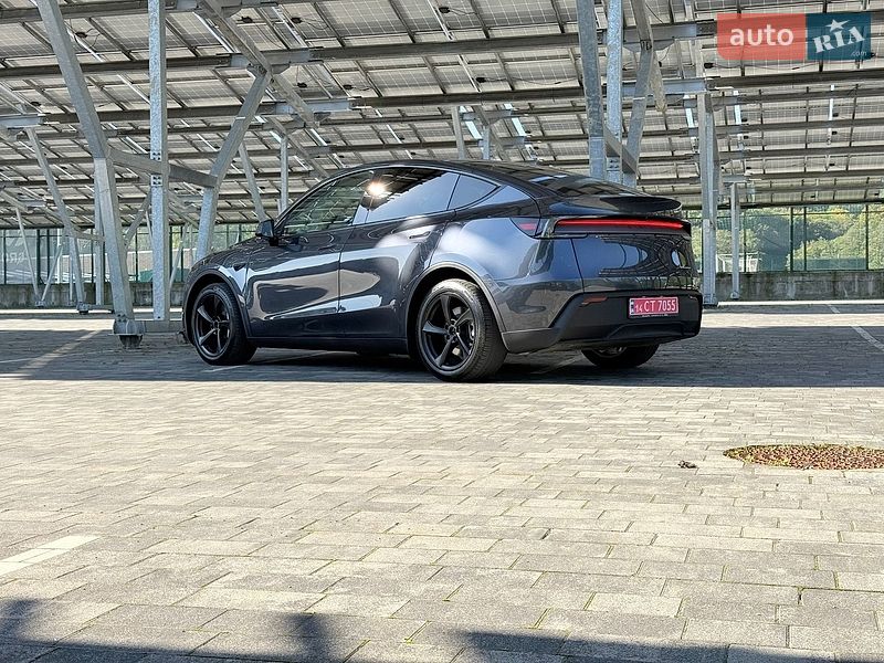 Внедорожник / Кроссовер Tesla Model Y 2025 в Львове