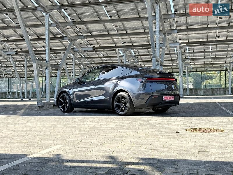 Внедорожник / Кроссовер Tesla Model Y 2025 в Львове