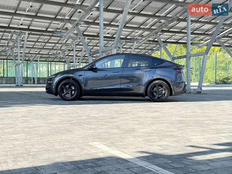 Позашляховик / Кросовер Tesla Model Y 2025 в Львові