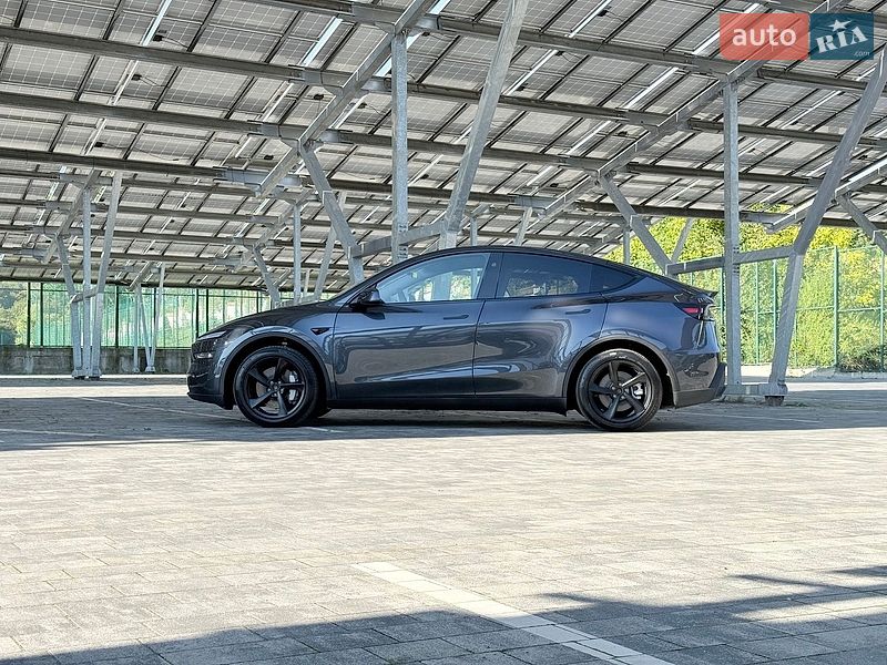 Внедорожник / Кроссовер Tesla Model Y 2025 в Львове